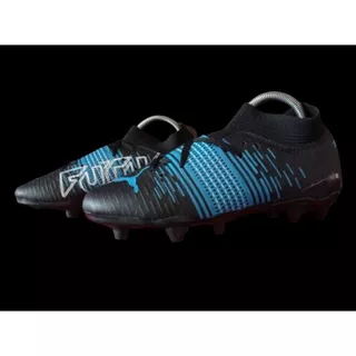 SEPATU BOLA PUMA FUTURE Z 1.1 BOOT HITAM TOSCA