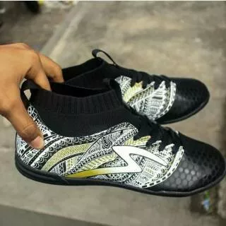 Obral dan baru 2018 sepatu futsal specs heritage in batik indonesia limited edition original 100%