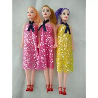 Boneka barbie cantik