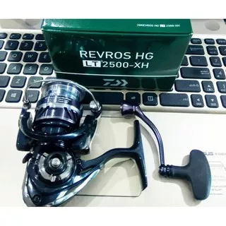 Reel Daiwa REVROS HG LT 2500-XH 2020 Power Handle - Daiwa REVROS HG LT2500XH