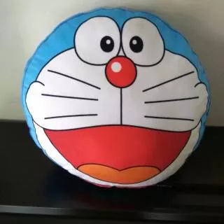Bantal bulat bentuk kepala boneka Doraemon