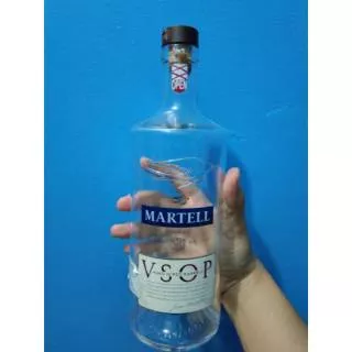 Botol bekas miras minuman keras martel