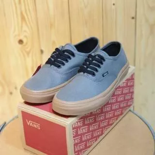 Vans AUTHENTIC MONO GREY Sole GUM
Kode Waffle ICC dan DT, Made In China
Kualitas PREMIUM BNIB