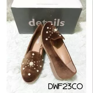 Sepatu Flat Mutiara Bunga Suede DWF32 Brand MATAHARI Details