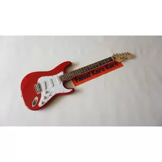 Gitar Listrik Fender Stratocaster Merah