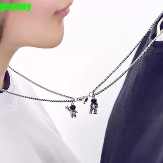 PEWANY Creative Astronaut Couple Necklace Simple Korean Style Necklace Female Clavicle Chain Friends Gift Fashion Jewelry Cool Thick Hip Hop Heart Pendant Magnet Attraction Necklace