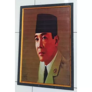 lukisan cetak Ir Soekarno muda plus bingkai ukuran 65×45