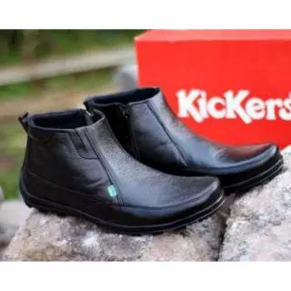 Sepatu Boots Pria Kickers Casual Resleting Semi Boot Kulit Sapi Hitam Murah Kuat Ringan Formal Jalan