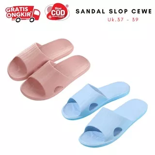 Sandal Slop Cewe / Sandal Wanita Slipon / Sandal Cewek Korean Style Murah Empuk Anti Selip / Sandal Bahan Eva Karet Polos / Miniso Sandal Rumah Berkualitas Eva / Sandal Kamarmandi Berbahan Empuk / Sandal Karet Couple Polos / Sandal Slop Dewasa Murah