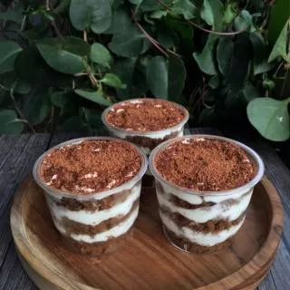 Tiramisu Creamy Jar Cake [ isi 4 ]