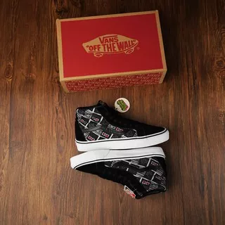 SEPATU Vans Sk8-Hi x Nintendo Controller