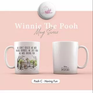 Mug Keramik Winnie the Pooh Having Fun (Classic Pooh)