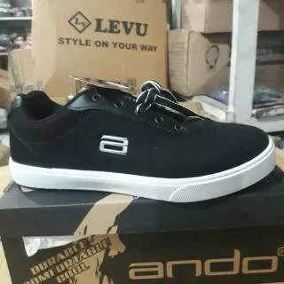 Sepatu sekolah ando Hammer hitam putih