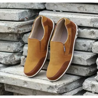 TERBARU !!! Sepatu Pria KULIT Suede MK-Z1 Slip On Casual Pria Original IMPORT Tan, 39