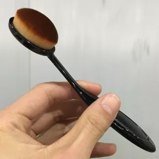 Oval Brush Foundation Makeup Tool Black