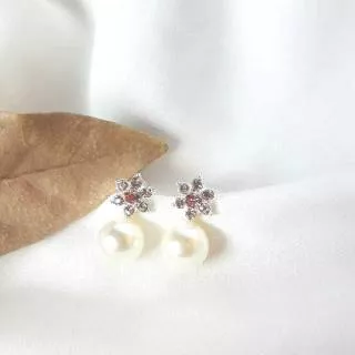 Star Pearl Stud Earrings/ Anting Wanita Mutiara Tusuk Crystal Import