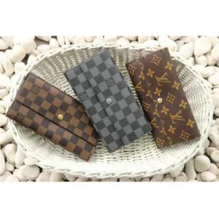 Daftar harga Dompet Lv Motif Kotak Kotak Bulan Oktober 2023