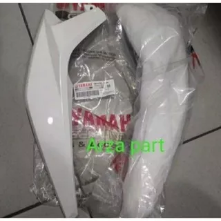 Cover foot step sambungan body kanan kiri yamaha Xeon RC - Xeon karbu original - Putih