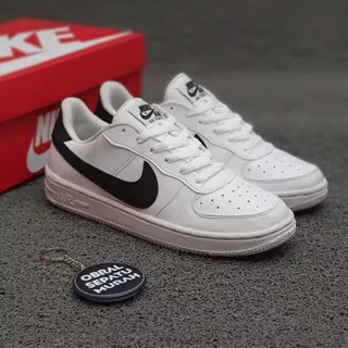 Sepatu Sneakers Pria Import Men Shoes OBRAL SEPATU NIKE AIRFORCE ONE PUTIH HITAM IMPORT QUALIT 10FDC