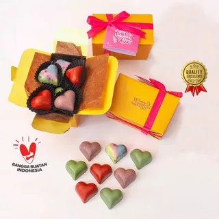 Lovely Heart Chocolate Pralines 8pcs Box I Cokelat Monggo I Coklat Hadiah Valentine Gift Kado Snack