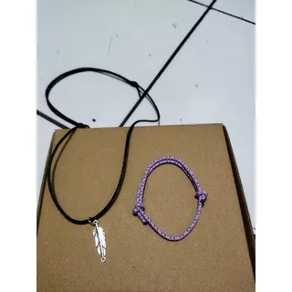 kalung feather bulu bonus gelang keren gaya trendy nyaman