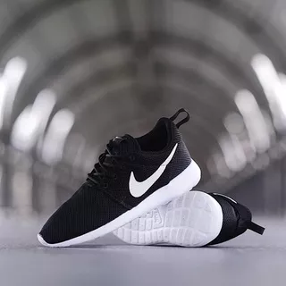 SEPATU SNEAKERS NIKE ROSHE RUN ORIGINAL PRIA WANITA DEWASA REMAJA ANAK KEREN MURAH SANTAI RUNNING JOGING OLAHRAGA CASUAL FORMAL HITAM PUTIH