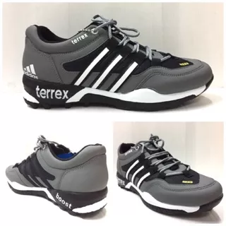 Adidas terrex boost / adidas terrex murah / sepatu tracking murah