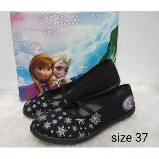 sepatu disney