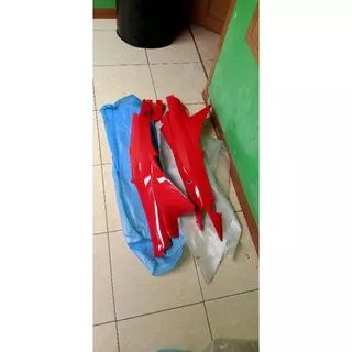 Body Shogun R 125 merah