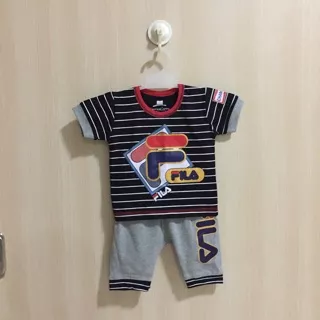 Setelan Baju anak FILA set / Bayi Laki-Laki Cowok usia 3 4 5 6 7 8 9 10 11 12 bulan setahun 1 tahun oblong dan celana joger t-shirt t shirt abu hitam merah