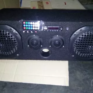 Speaker Aktif Mobil Bluetooth USB MMC Radio FM 12V