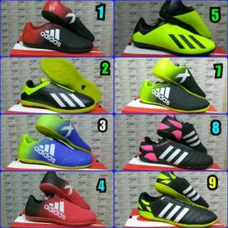 Sepatu futsal puma