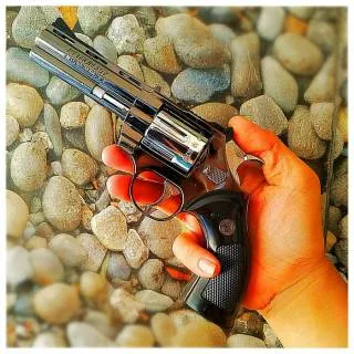 Korek Api Pistol Colt Python 357 Skala Besar 1 : 1 / Korek Model Pistol Revolver