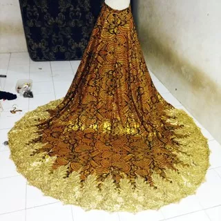 BARU !!!. EKOR GAUN KEBAYA BATIK PRADA FULL PAYET