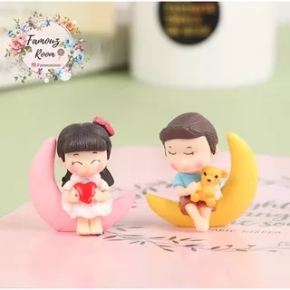 Miniatur Pasangan Kekasih duduk Bulan - Maket Miniatur Mainan - Hiasan Topper - Miniatur Pasangan Couple cewe cowo