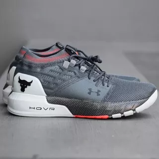 Sepatu Under Armour Hovr Project Rock 2 Grey Abu Sneakers Pria Olahraga Lari Running Sport Gym Underarmour 3022024