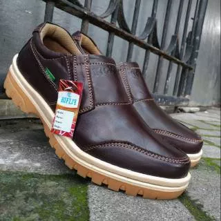 Sepatu Casual Kickers Slip On Pria Kulit Asli Coklat Tua Kode F.16