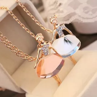 FSUNION Baru Warna Emas Jaringan Mengkilap Crystal Ballerina Gadis Liontin Kalung Pernyataan Panjang Kalung Perhiasan untuk Wanita Pacar