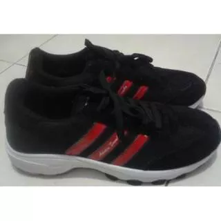 Sepatu sneakers samba hitam merah