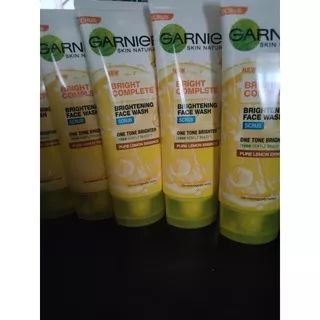 Garnier Brightening Face Wash Scrub Garnier Pure Active Anti-acne 100ml