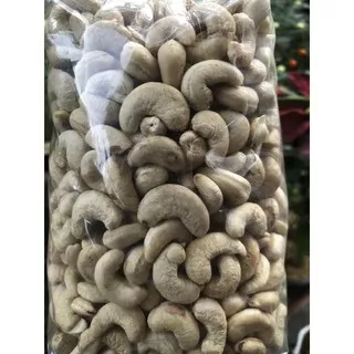 KACANG METE MENTAH