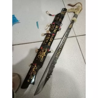 Mandau senjata Dayak pusaka khas suku Dayak asli Kalimantan motif kembang manik kurang 65cm