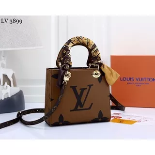 READY STOCK!NEW Louis vuitton two faces 3899 (WITH BOX)(real pict)