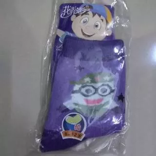 Kaos kaki anak karakter minion