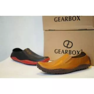 SEPATU LOAFERS KULIT PRIA GEARBOX T36