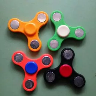 Fidget Hand Finger Spinner Toy Mainan Putar Pengisi waktu Suntuk