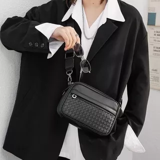 Clutch Pria Elegant Original Tas Selempang Kulit Pria Wanita CHROME Canada Full Black Hitam Original Sling Bag Original New Fulltag Waist Bag Original