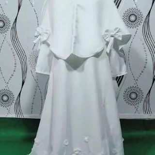 Baju gamis putih couple ibu dan anak lengkap jilbab syar`i panjang motif bunga tabur bawah