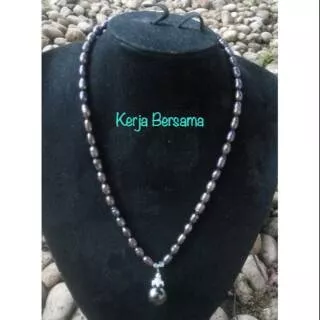 Kalung mutiara hitam asli air tawar liontin kulit kerang