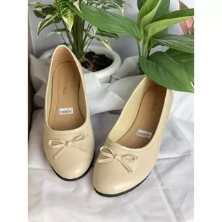 Flatshoes wanita kode T-02 Cream/ flatshoes kerja/ flatshoes sekolah/ flatshoes murah/ sandal wanita